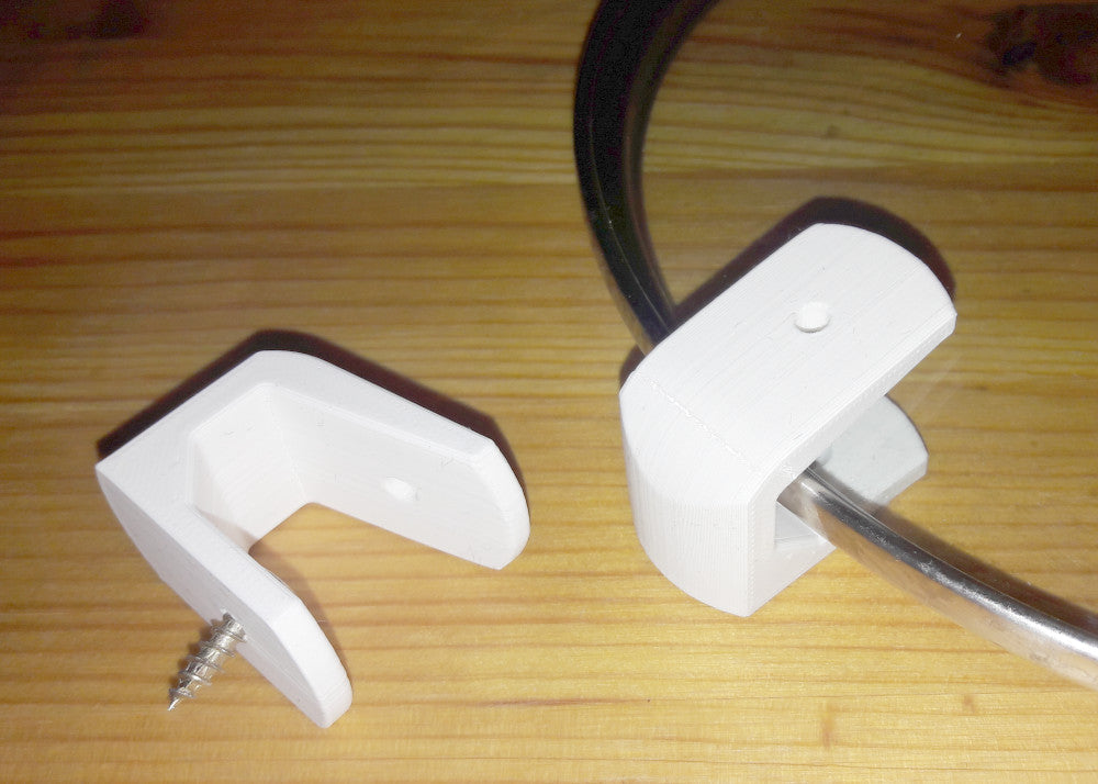 Practical Lid Holder for Pot Lids in the Kitchen Cabinet