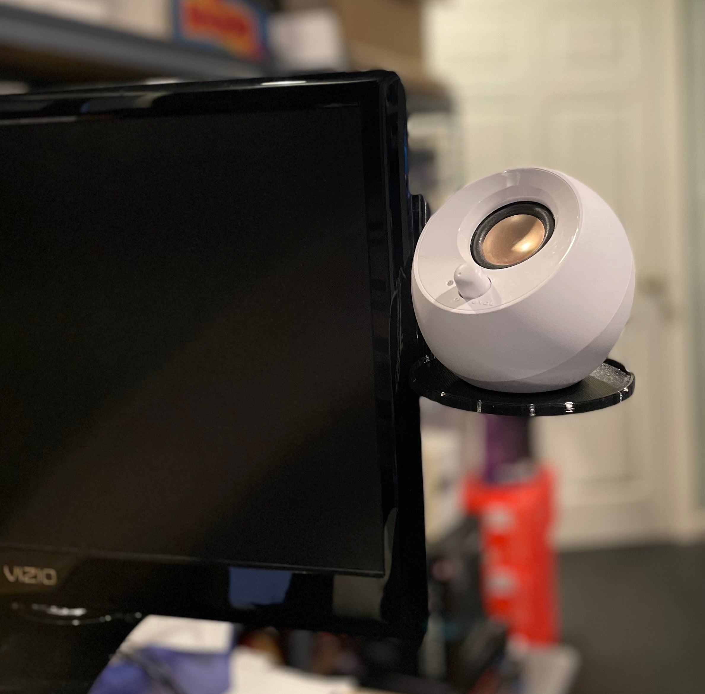 Round Speaker Shelf for Screen Mounting