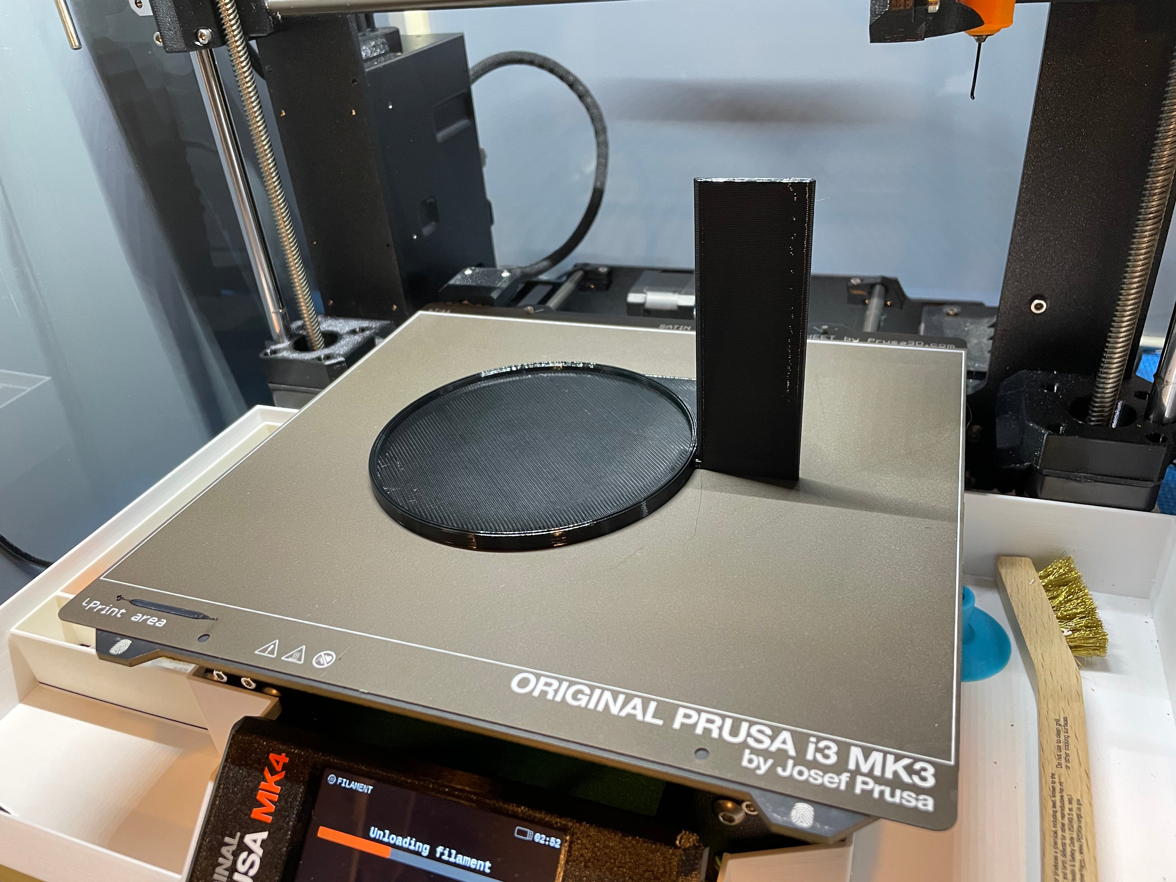 Round Speaker Shelf for Screen Mounting