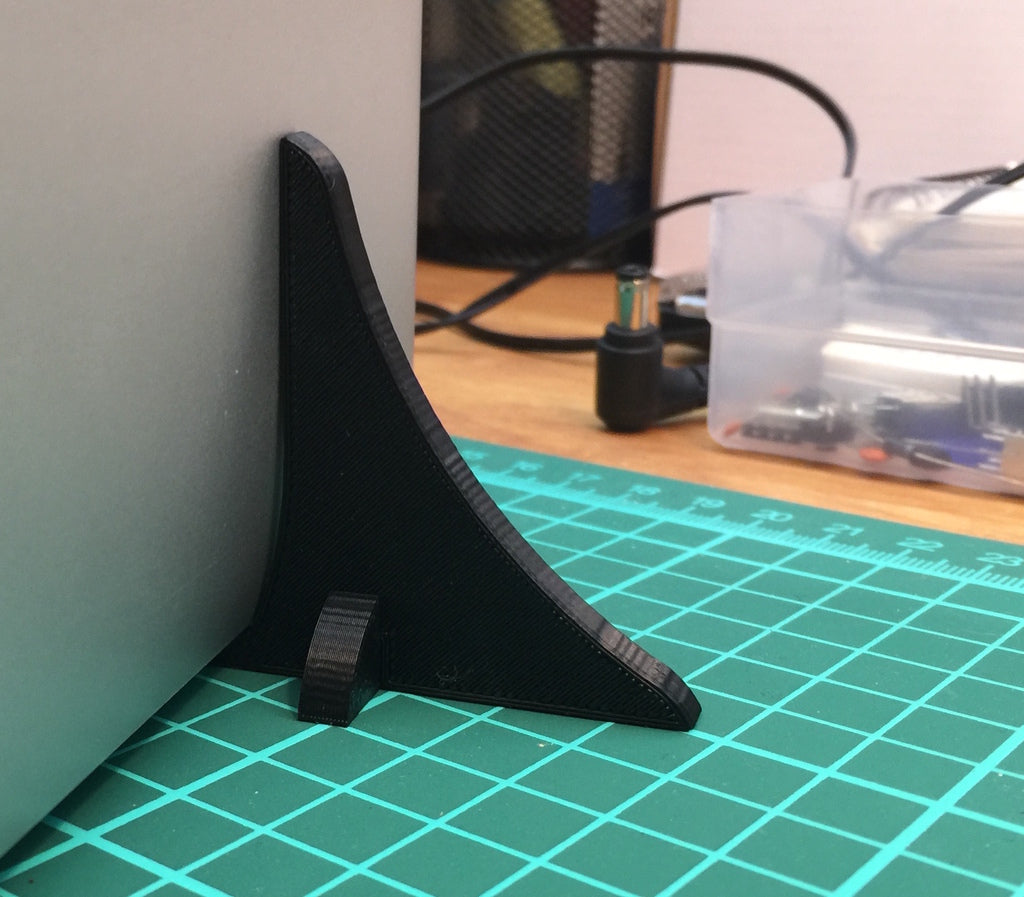 Vertical Stand for MacBook Pro 15" Retina (18mm)