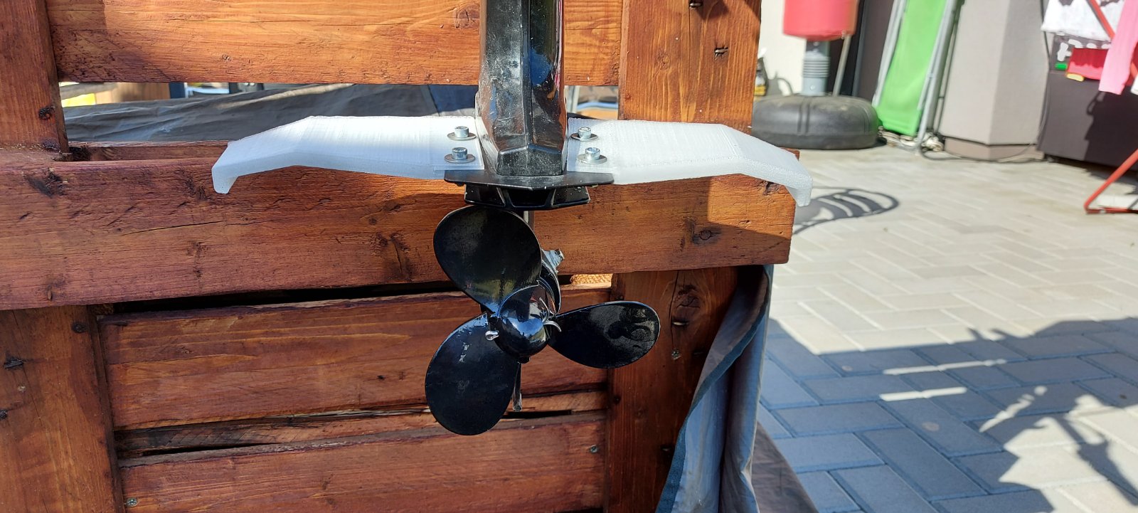 Stability wing for boat motor