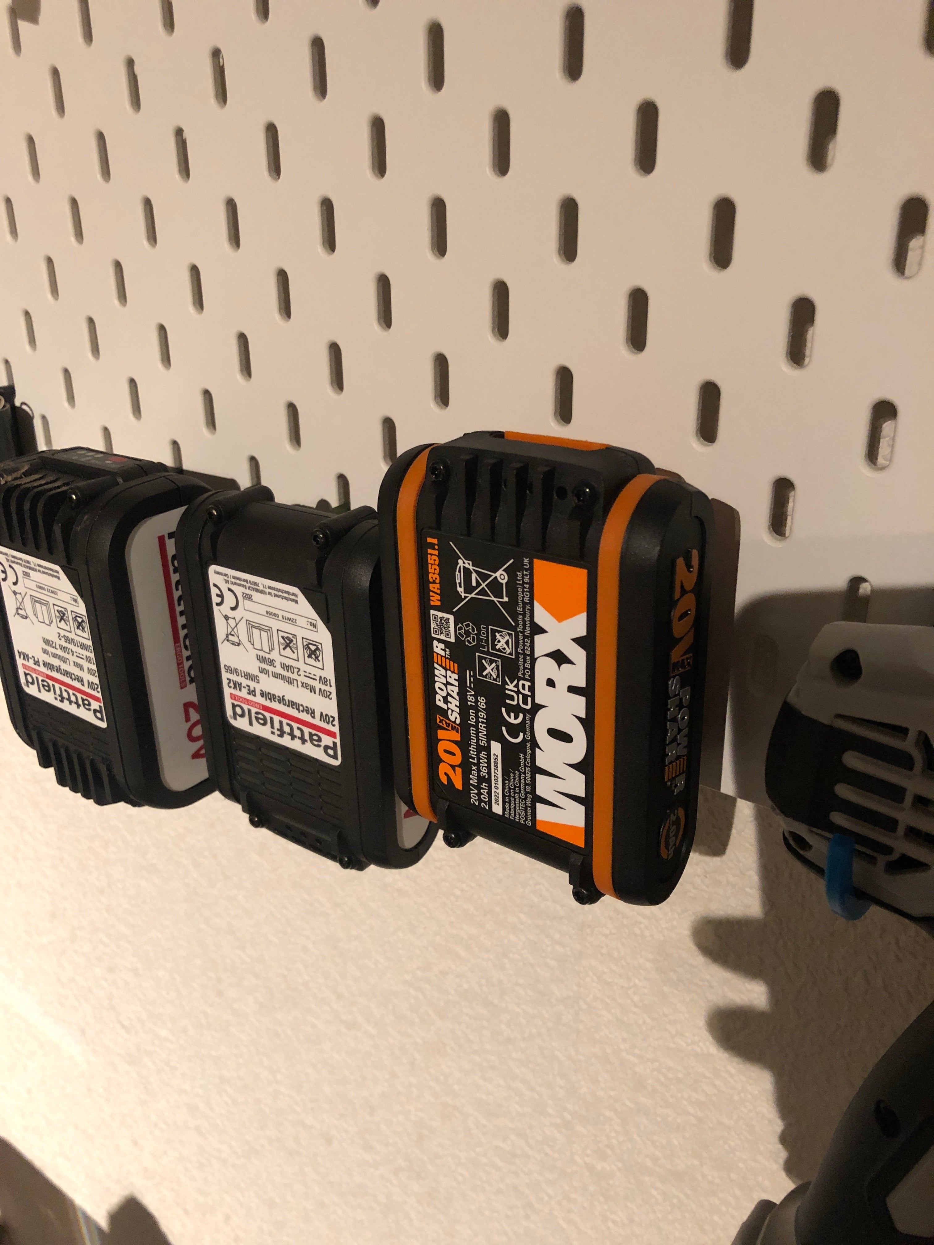 Smart 2-in-1 Holder for Worx/Pattfield 20V Batteries – For IKEA Skadis System