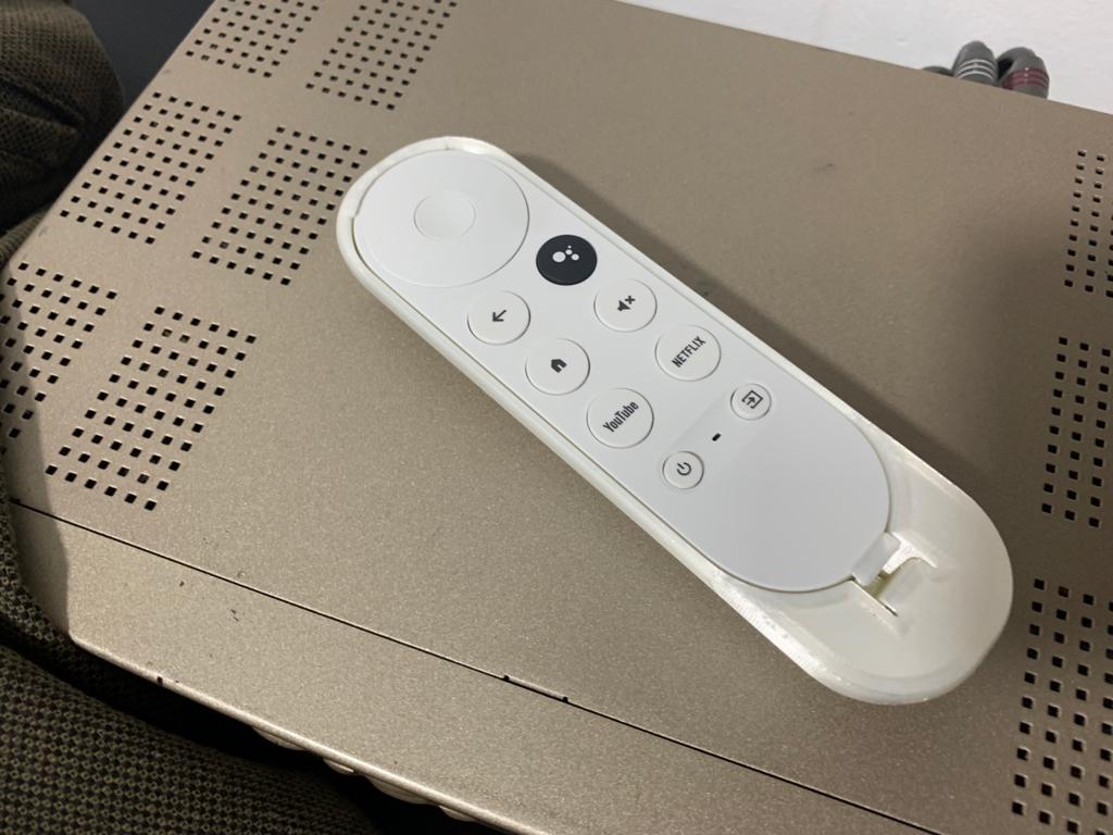 Chromecast remote control case/extender