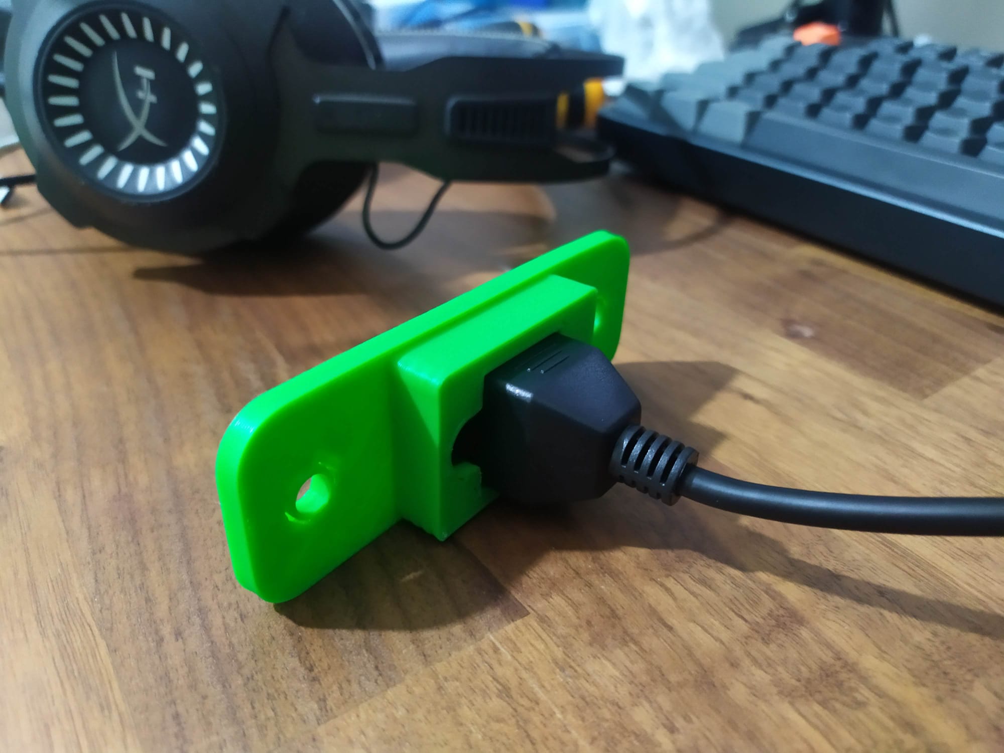 V-Core 3.1 LAN Cable Mounting