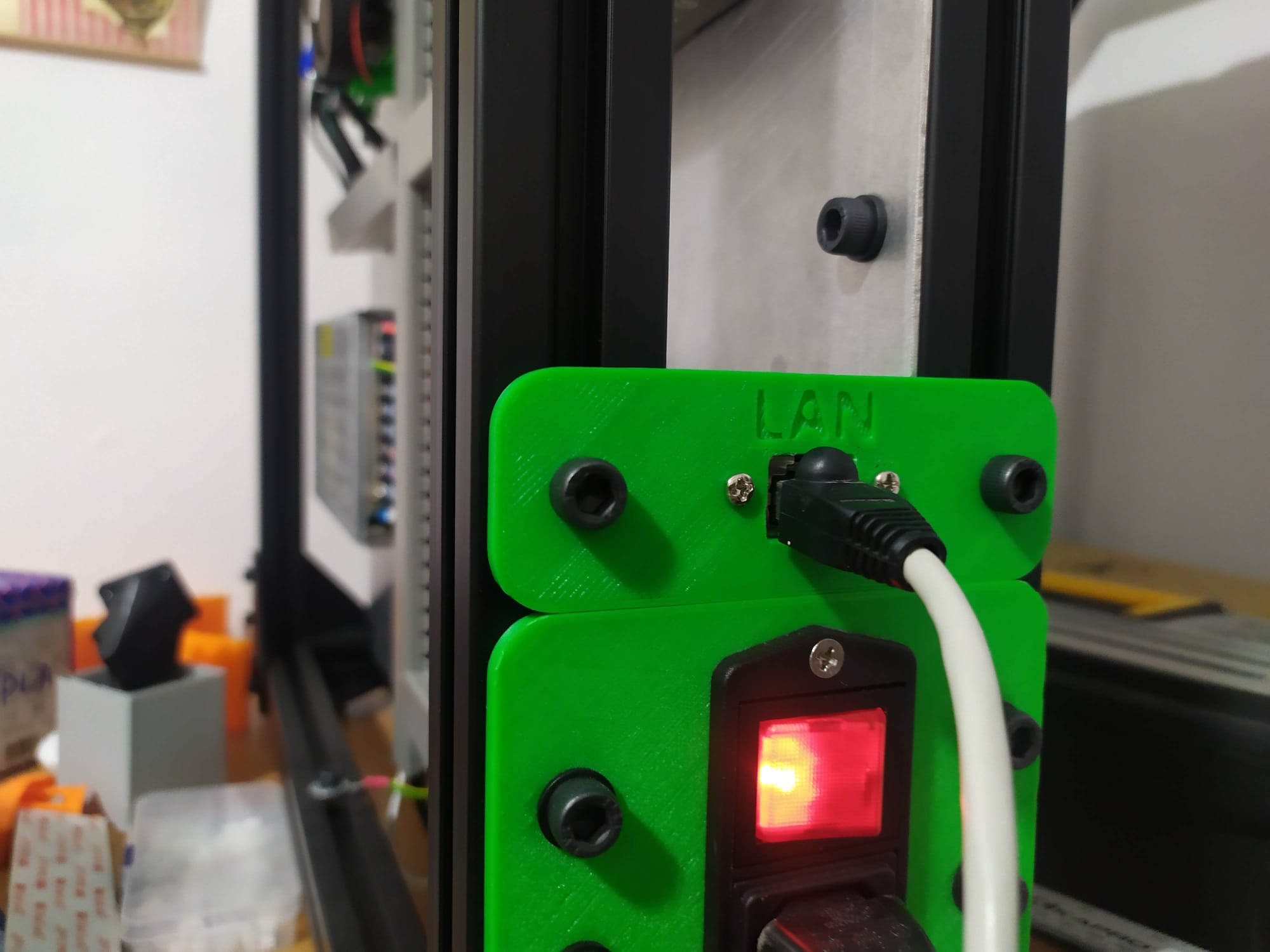 V-Core 3.1 LAN Cable Mounting