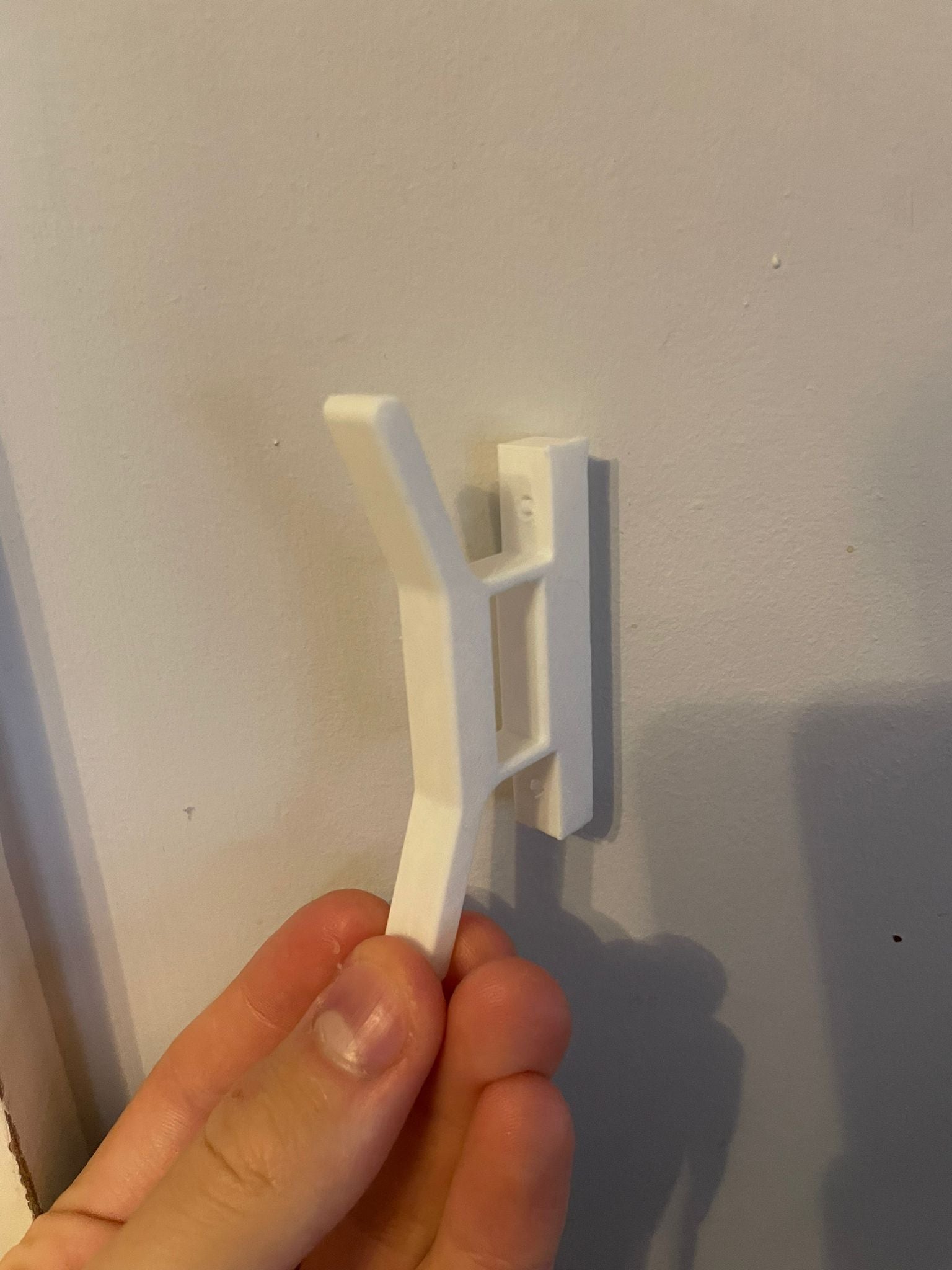 Boat-inspired Cable Holder
