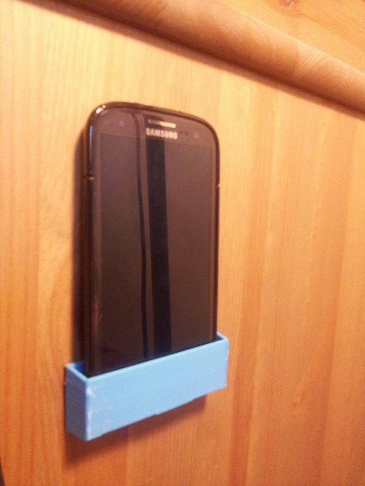 Wall-mounted dock for Samsung Galaxy S2/S3