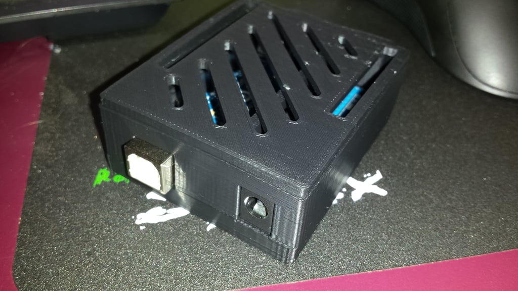 Simple and functional box for Arduino Uno and Ethernet