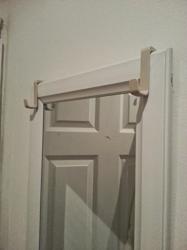 Replacement hook for full-length mirror