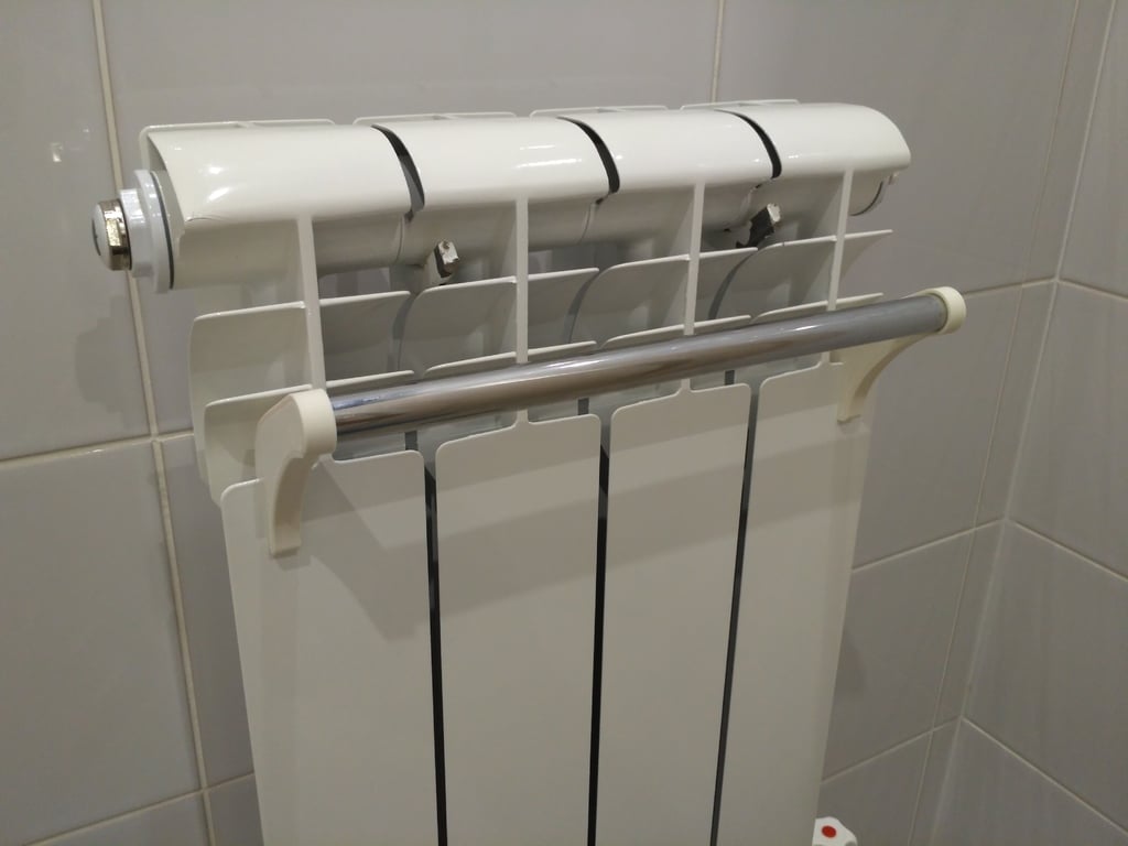 Radiator towel holder for 16mm pipe
