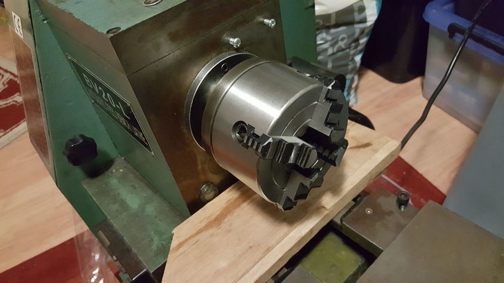 Drilling guide for lathe chuck