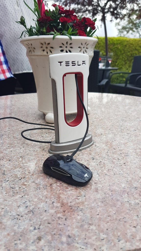Tesla charger for USB-C type phones
