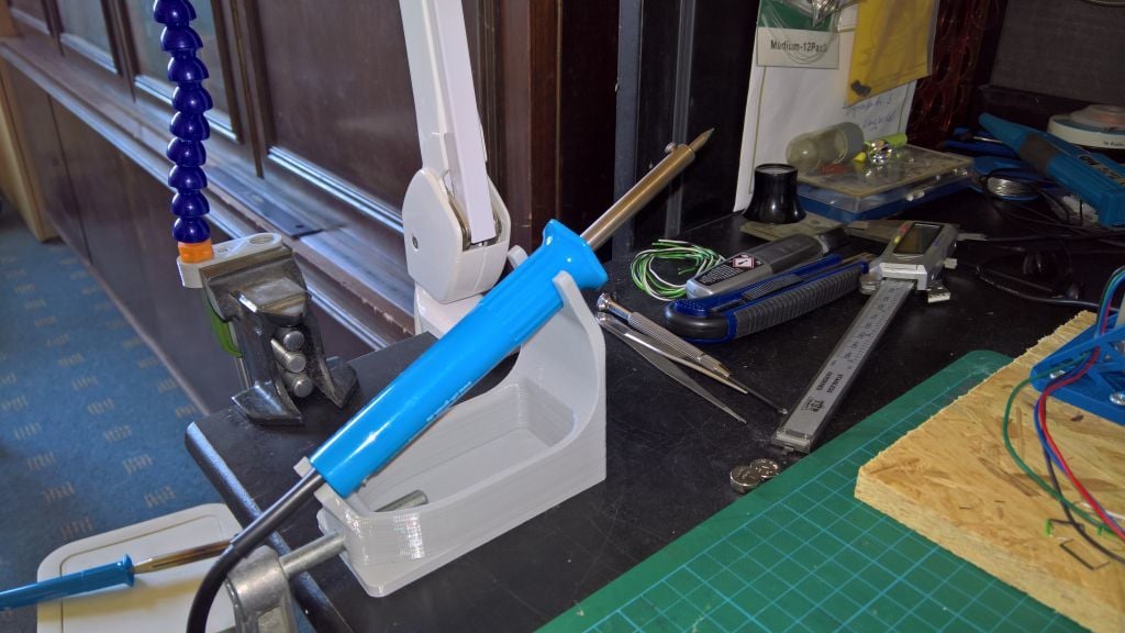 One More Tabletop Soldering Iron Holder