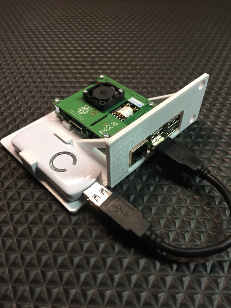 Rack Mounting Unit for Raspberry PI and Aeotec Z-Stick Gen5 with POE and Zwave