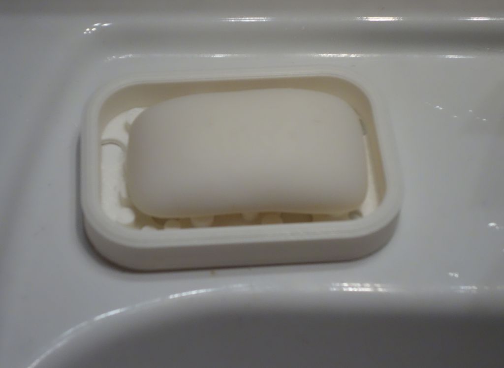 Non-slip soap dish 100x70x15mm with adjustable size