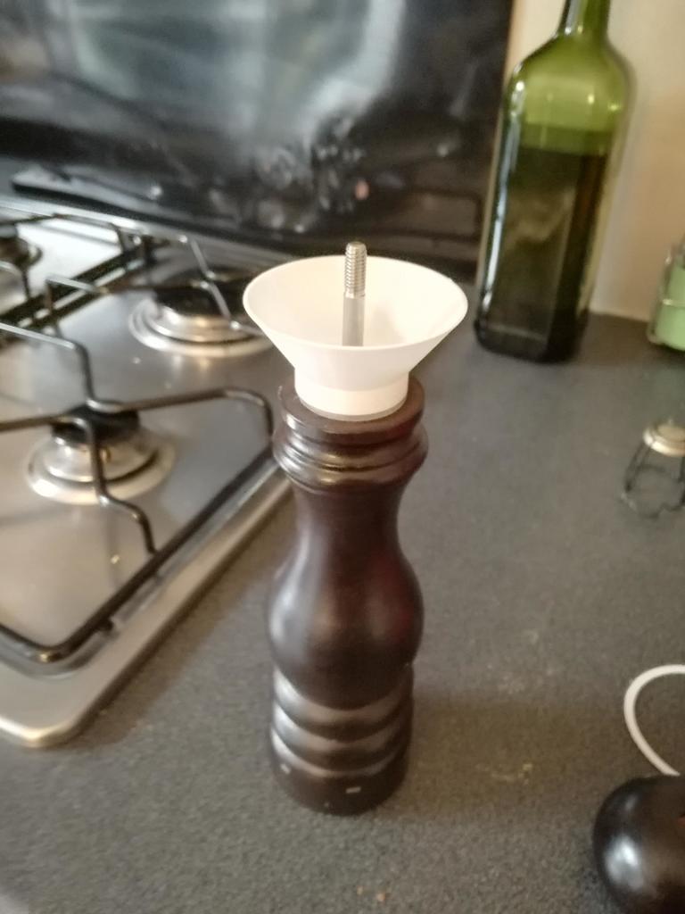 Funnel for refilling the Peugeot pepper grinder