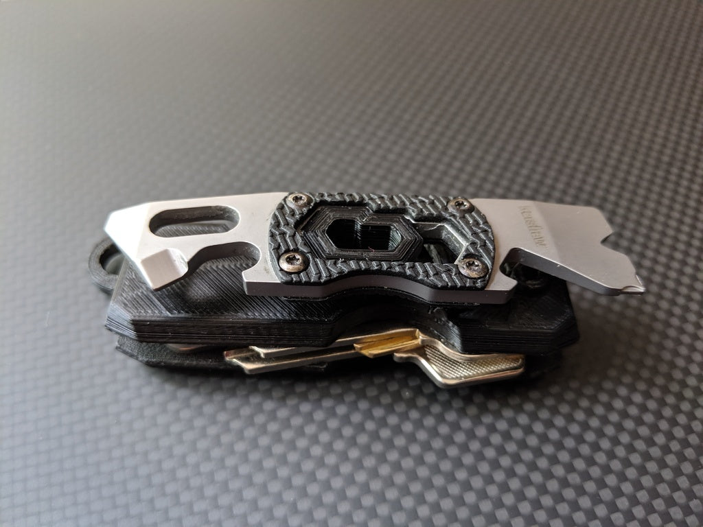 KeyThing - Holder for keys and multi-tool