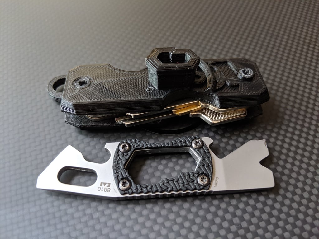 KeyThing - Holder for keys and multi-tool