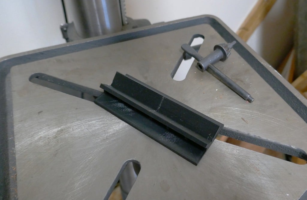 Centering jig for Craftsman drill press