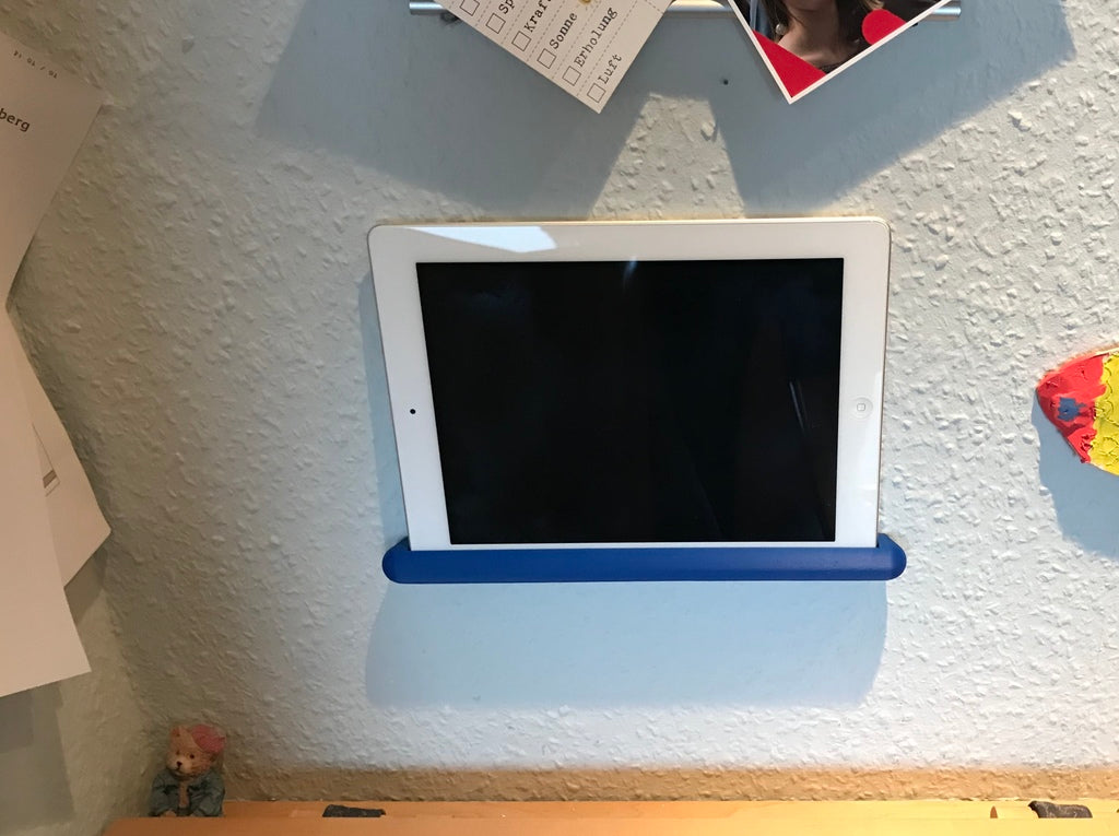 Universal Tablet Wall Mount for iPad 2