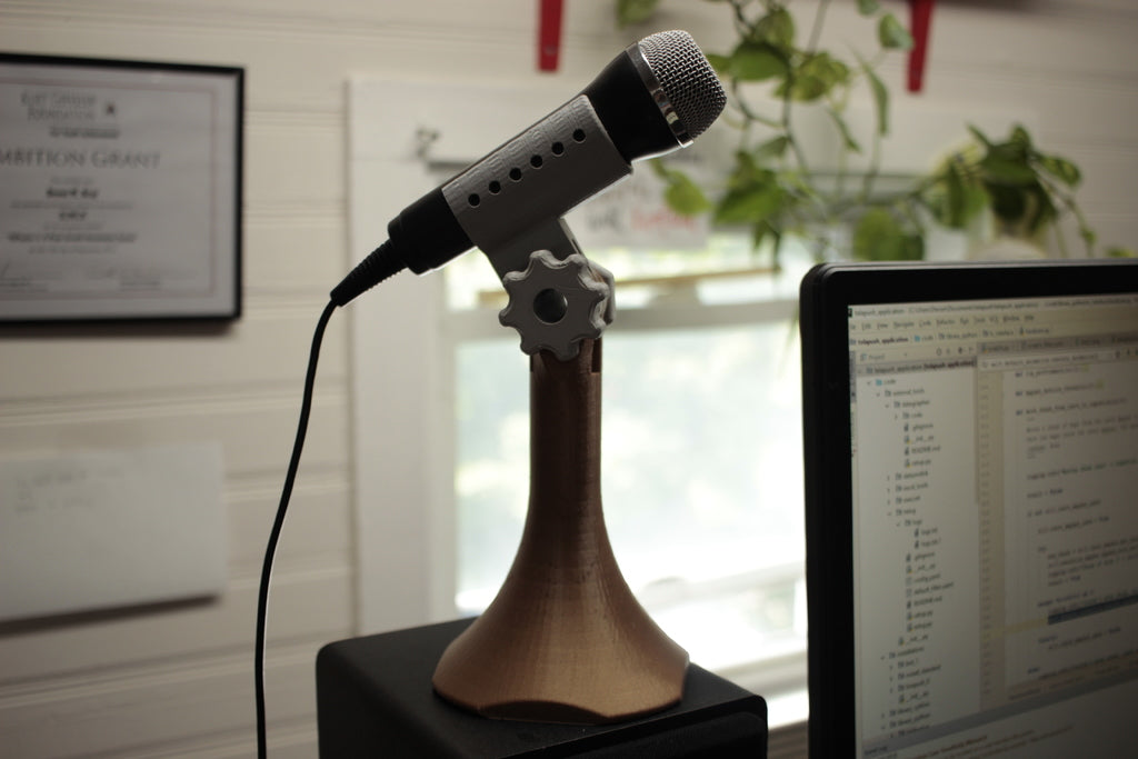 100% Printable Desktop Microphone Holder