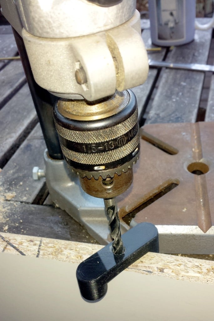 Center Jig for Doweling of Wooden Boards