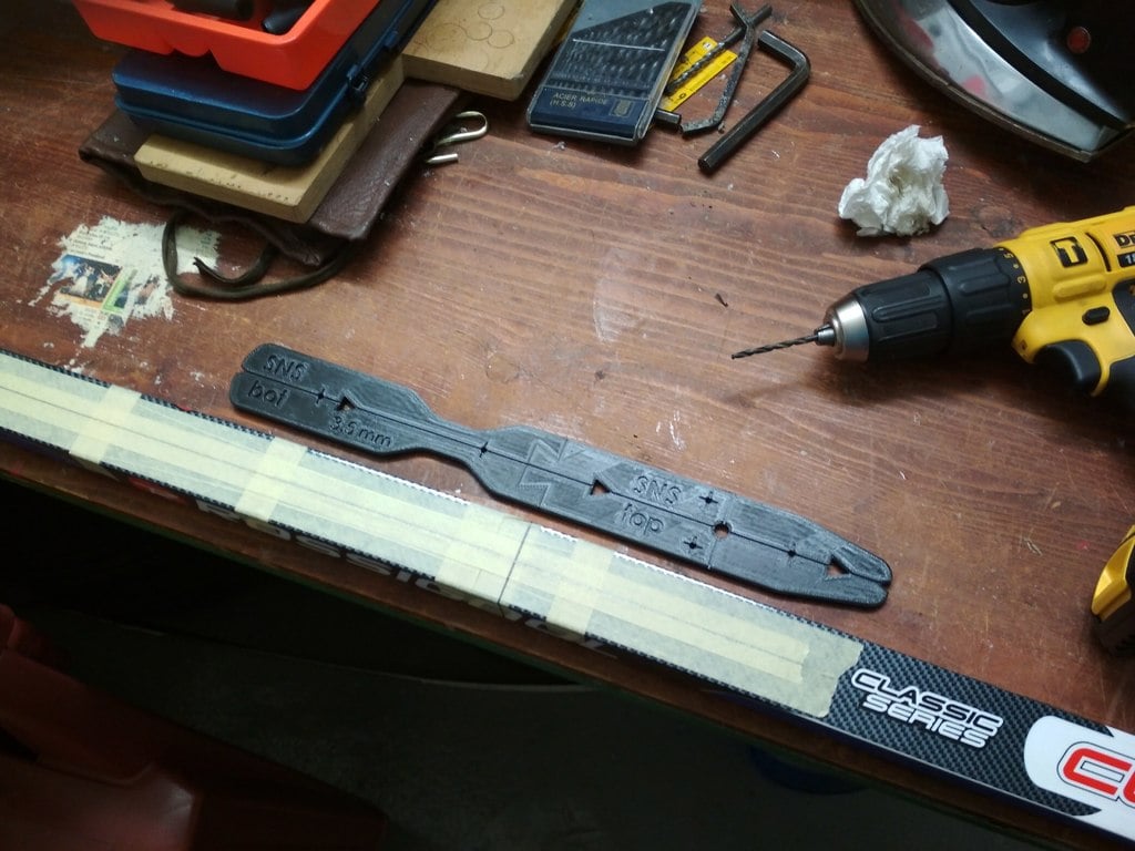 SNS binding mounting jig for Salomon&#39;s cross-country skis