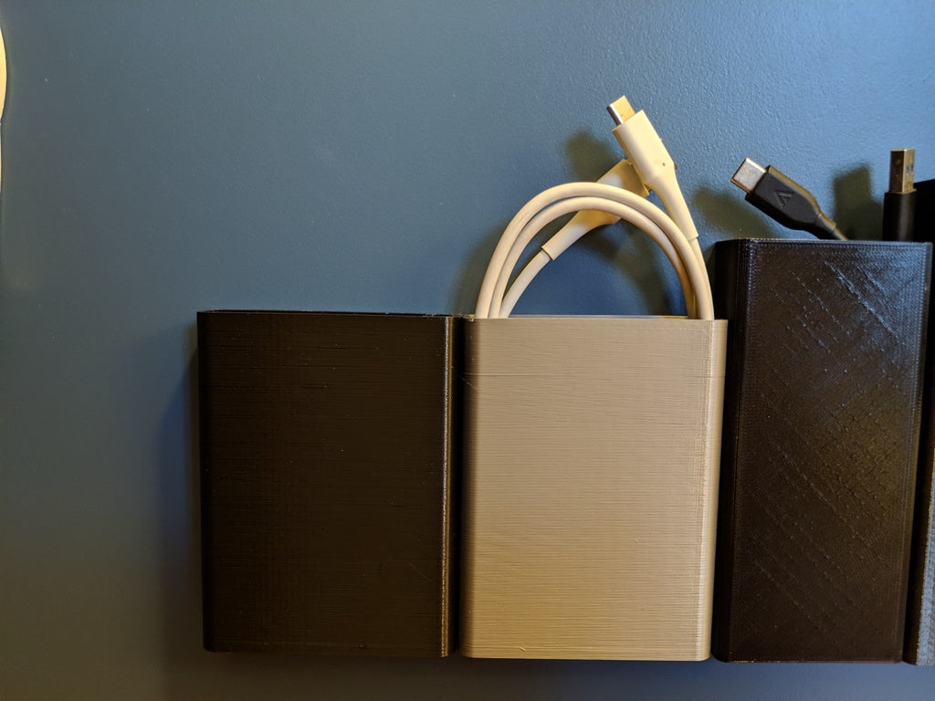 Cable storage for Ikea Besta with Command Strips - No supports required