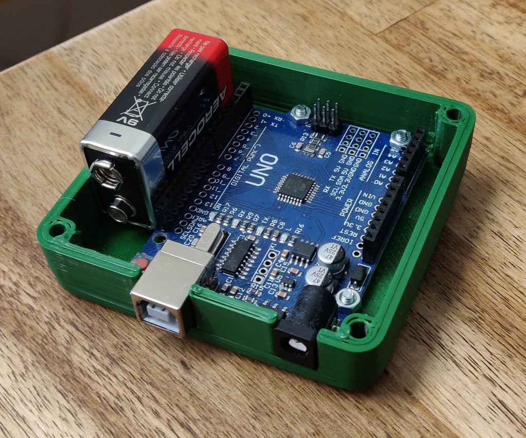 Arduino Uno case with space for 9V battery