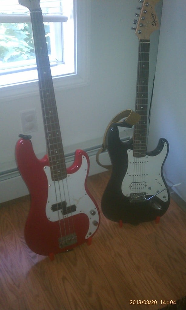 Electric guitar and bass guitar stand