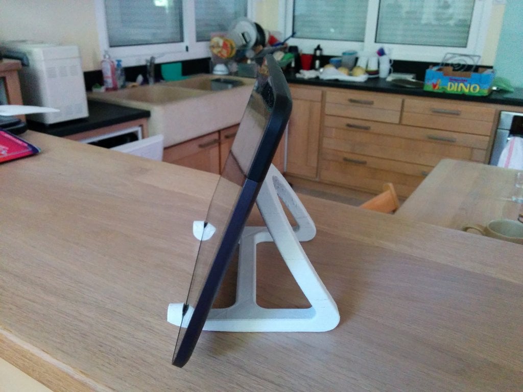 Tablet stand for 7&quot; and larger tablets