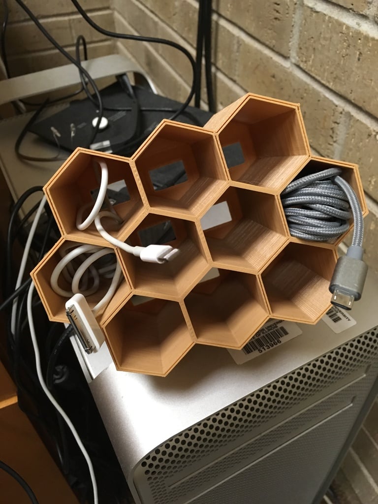 Cable management box Remix with USB ports