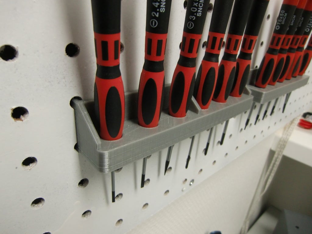 Pegboard holder for 6 screwdrivers