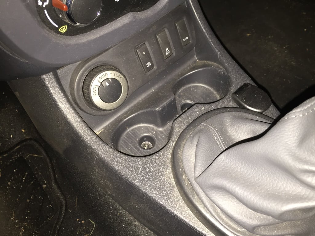 Dual cup holder for Dacia Duster with coin holder