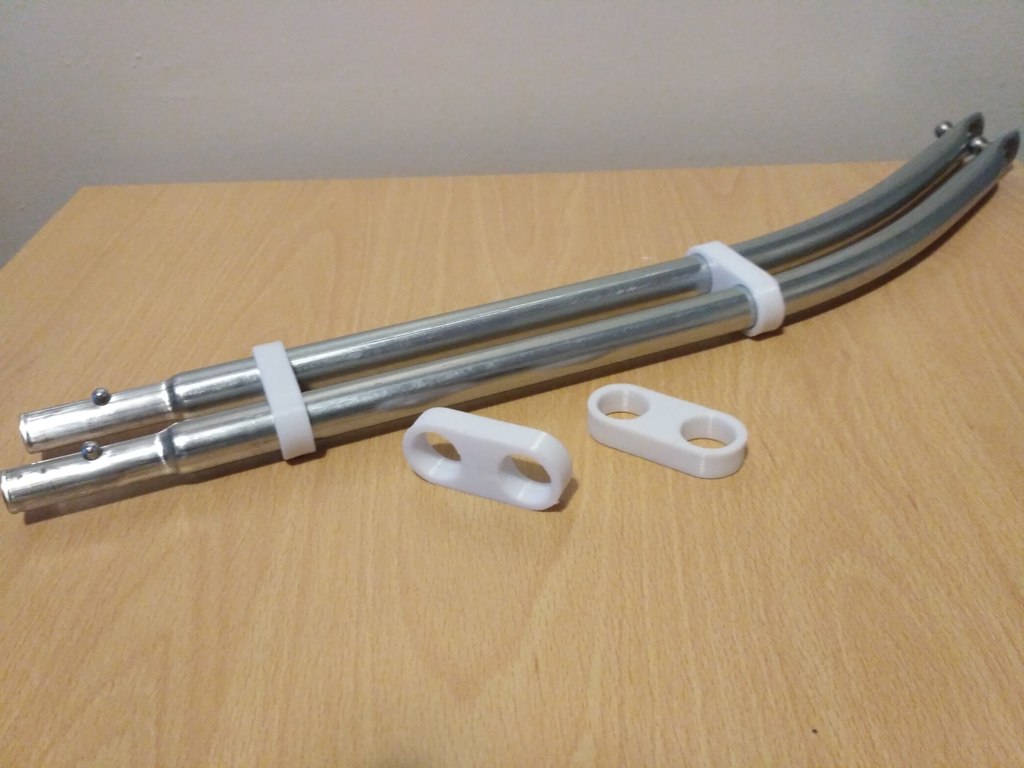 Aquaroll handle clip and holder