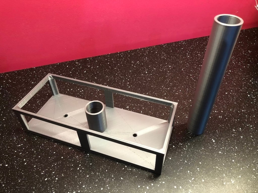 Screwless shower tray for 2.5 cm pipe compatible with soap holder