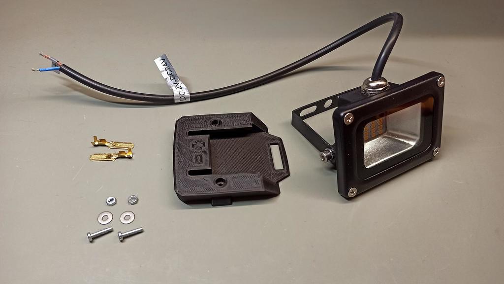 Parkside X20V Team LED 10W Floodlight / Work Light for Camping and Workshop