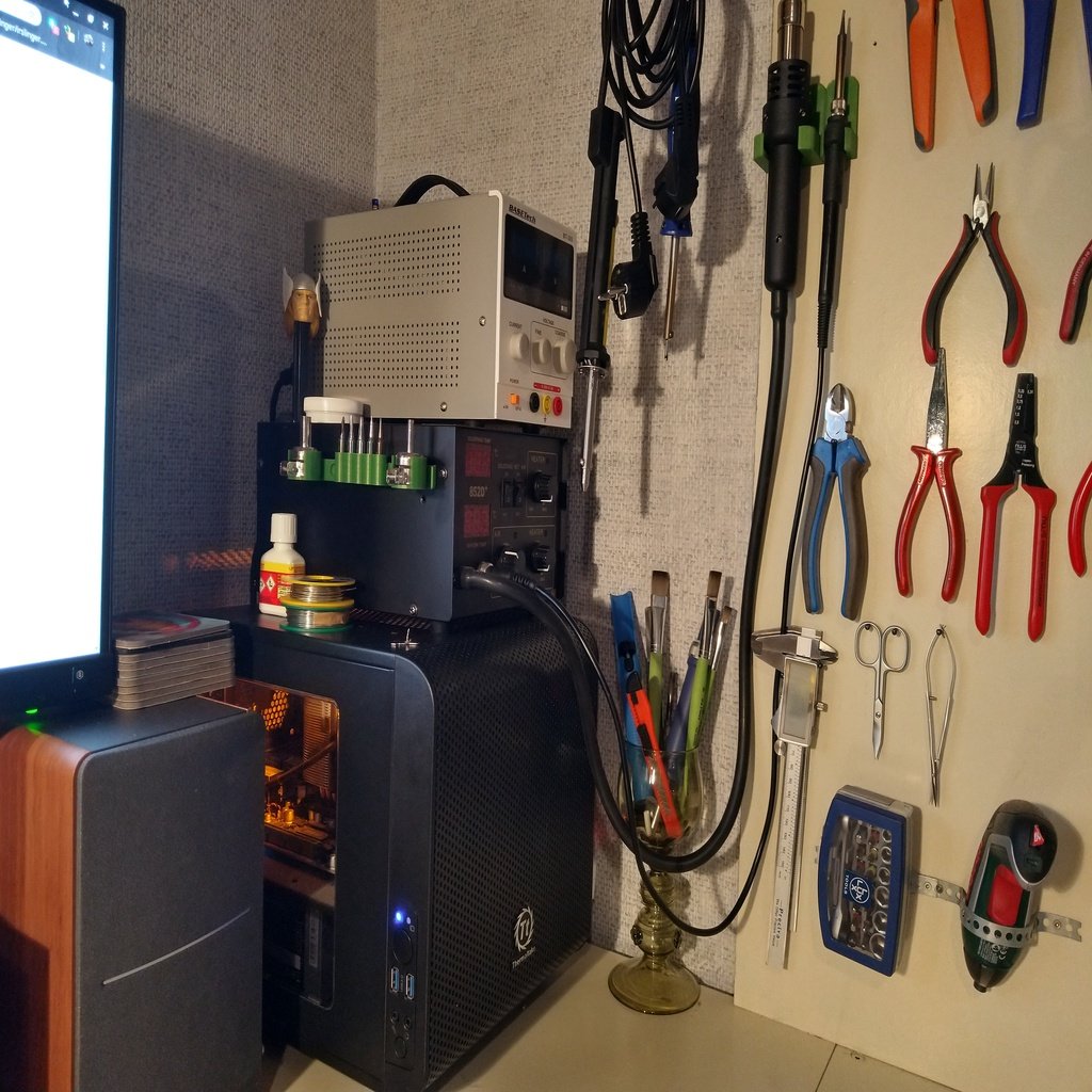 Wall mount for 852D+ Rework Station