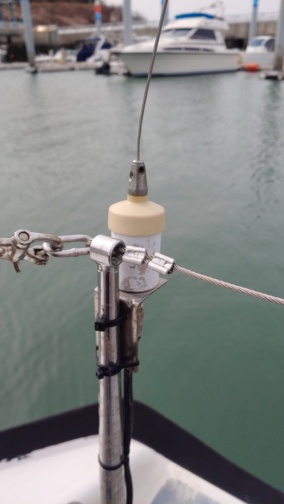 Low Profile VHF Antenna Holder for Yacht Railing