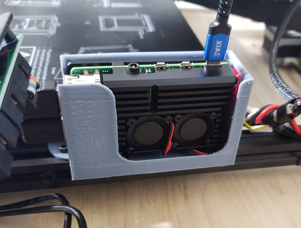 Raspberry Pi 4 pocket with heat sink for printer mounting