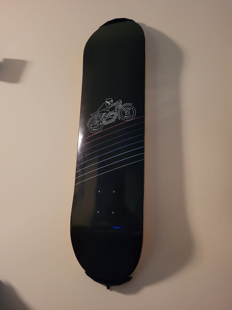 Skateboard Deck Wall mounting without screws