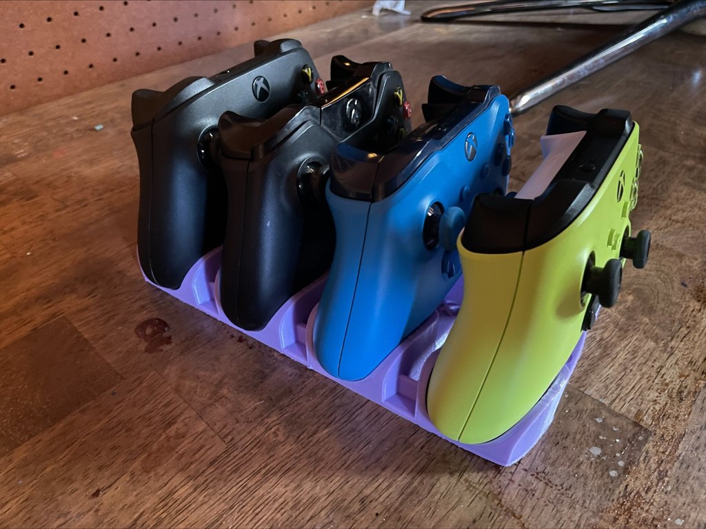 4 Controller Stand for Xbox One / Series