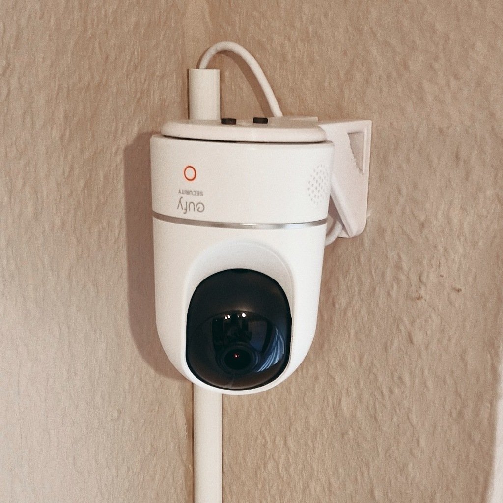 Concealed wall mounting for Eufy Pan/Tilt camera