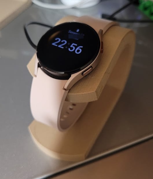 Charging holder for Samsung Galaxy Watch 4