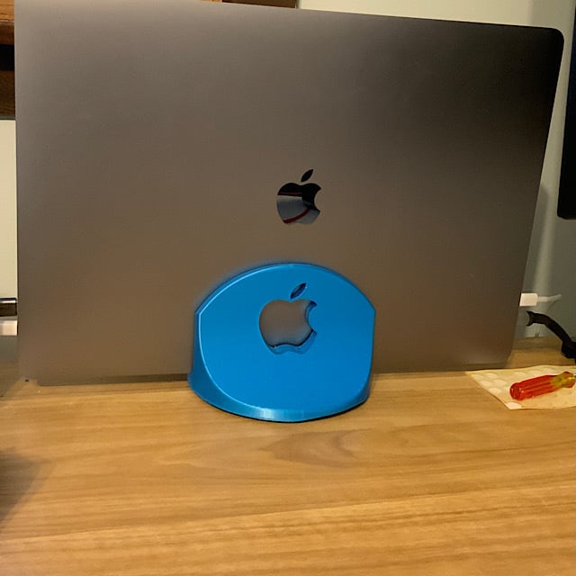 Vertical Dock for MacBook Pro 2019