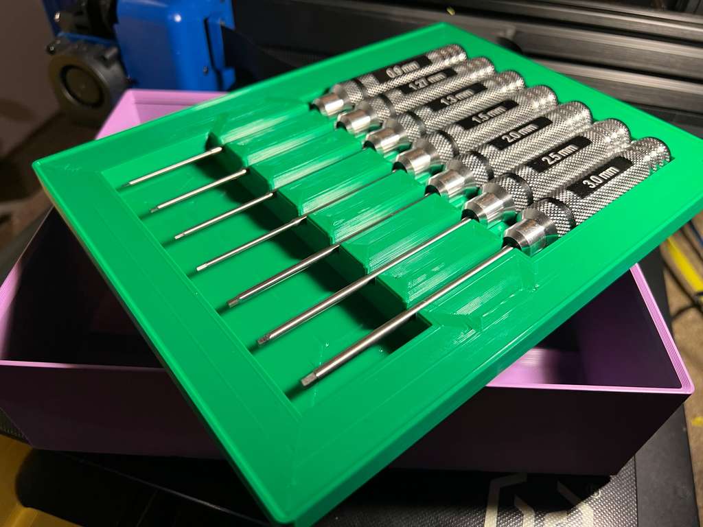 Hex screwdriver organizer for sorting box by Alexandre Chappel