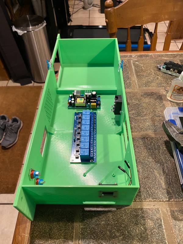 Octoprint Pi3 8-Channel Relay Case with Ventilation and Extra Buttons