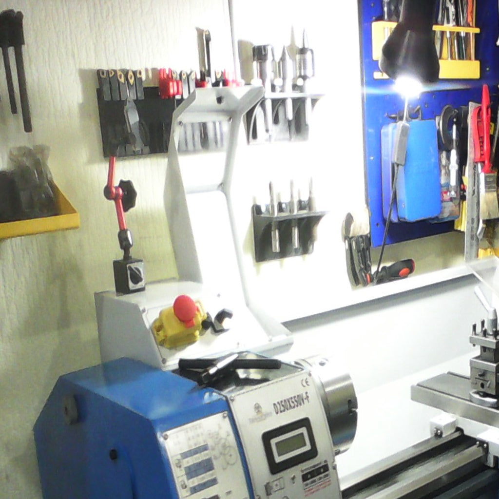 Workshop wall-mounted holder for 12 mm lathe tool