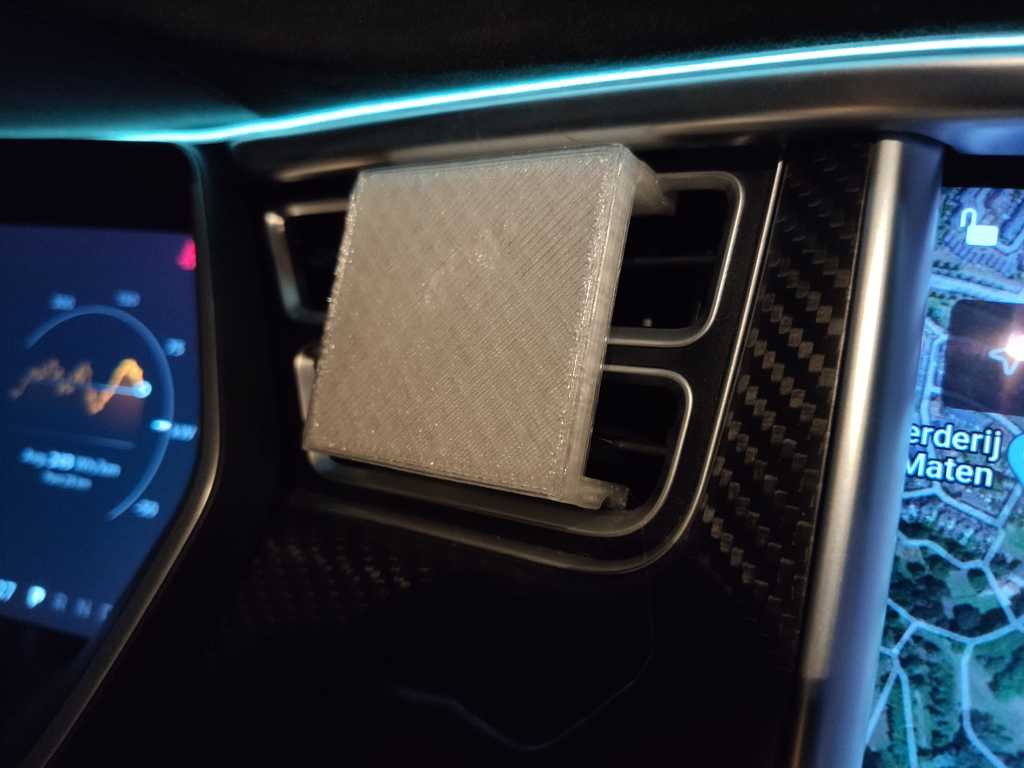 Phone holder for Tesla Model S valve control