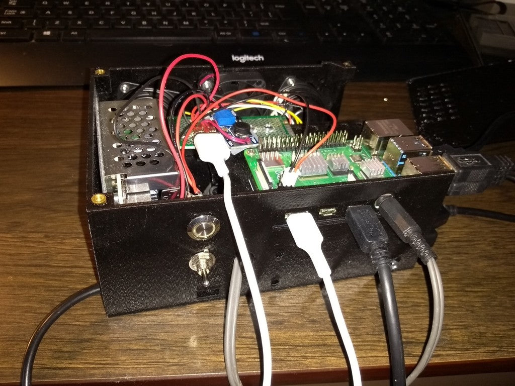 Desktop Case for Raspberry Pi 4B with space for Power Supply and SATA Disks